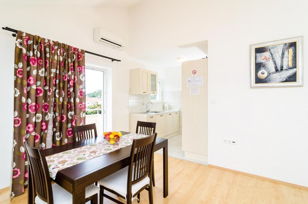 Apartments Nikola ดูบรอฟนิก ภายนอก รูปภาพ