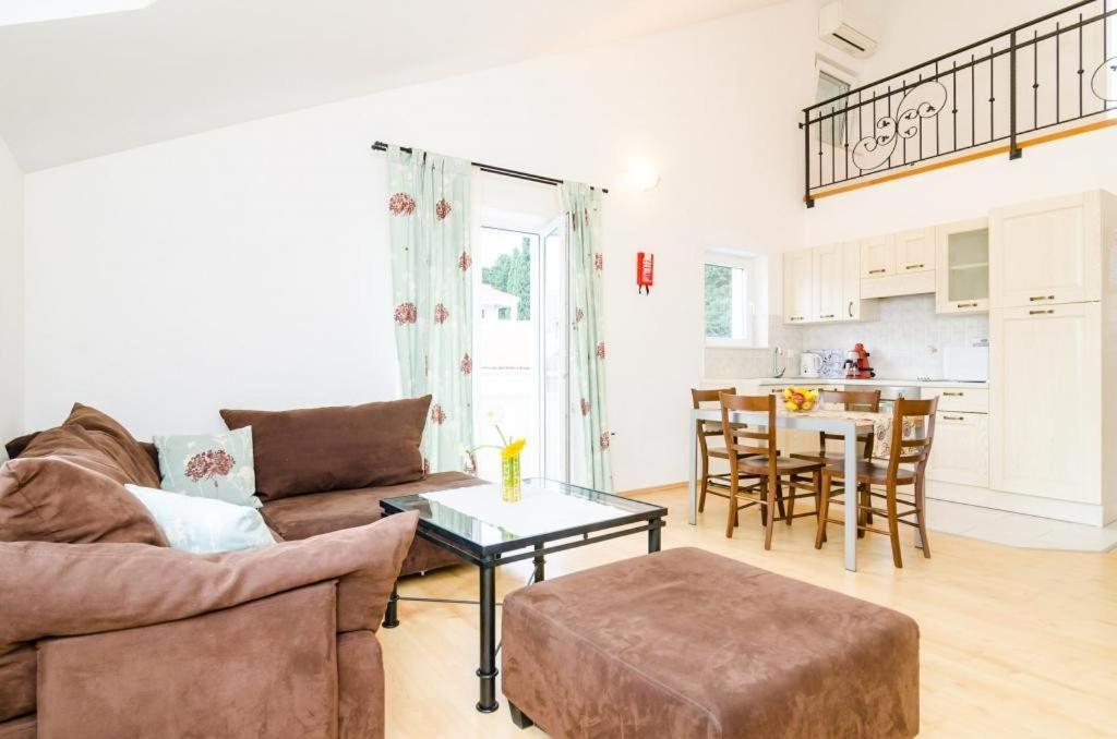 Apartments Nikola ดูบรอฟนิก ภายนอก รูปภาพ