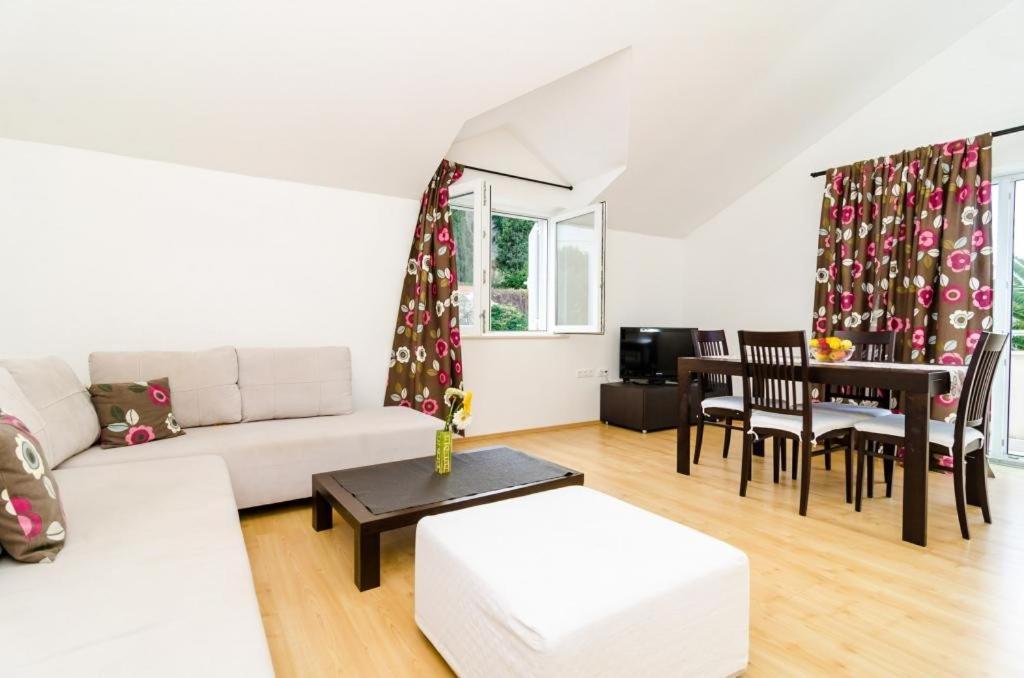 Apartments Nikola ดูบรอฟนิก ภายนอก รูปภาพ